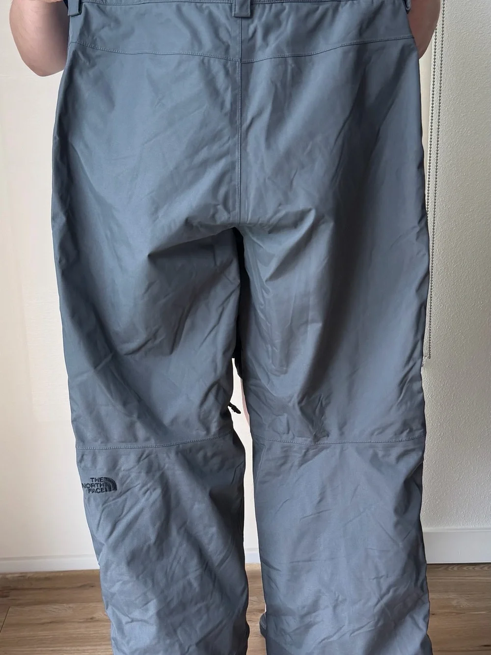 The North Face Men’s Slate Gray Cargo Snow Pants